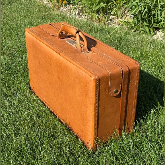 EUC Vintage Hartmann Belting Leather Suitcase with Pad Lock